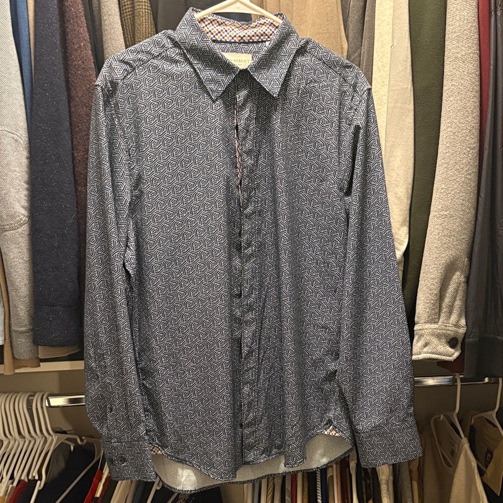Stylish Geometric Patterned Shirt for Men